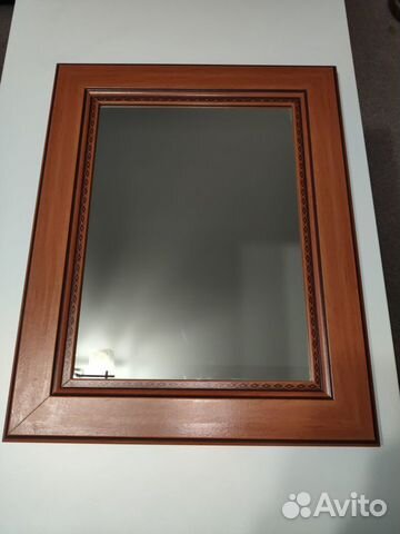 Зеркало настенное в рамке