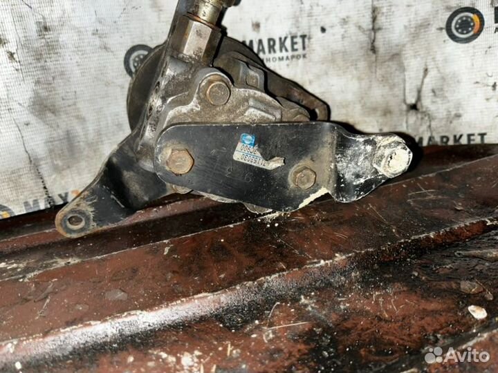 Насос гидроусилителя Nissan Serena 1996