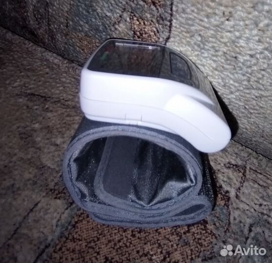 Тонометр на запястье