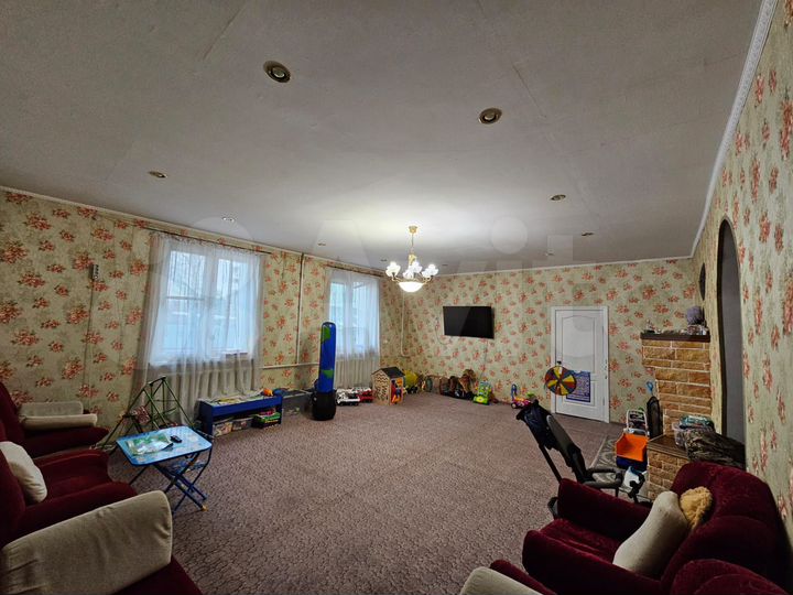 Дом 304,4 м² на участке 7 сот.