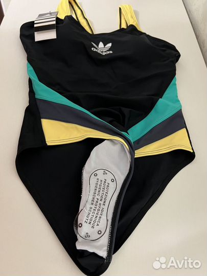 Купальник Adidas спортивный с чашечками S-M