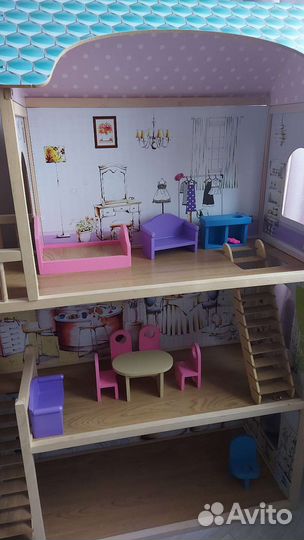 Кукольный домик с мебелью