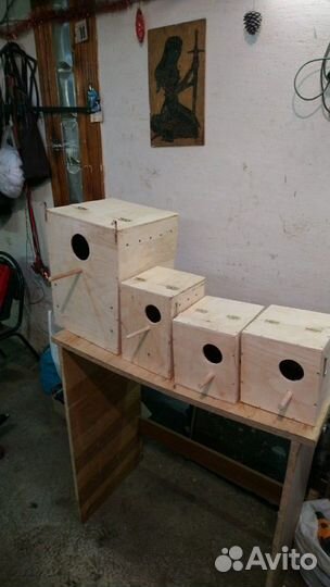 Домик - гнездо для попугаев