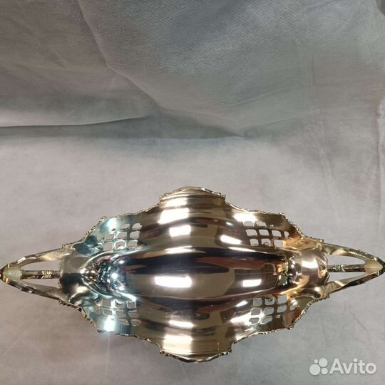 Ваза-ладья на ножке с инкрустацией