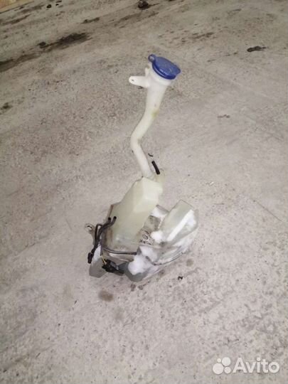 Бачок омивателя на Volvo XC 90