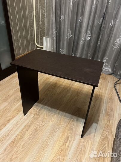 Компьютерный письменный стол