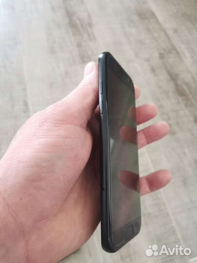 Телефон Samsung galaxy a5 2017