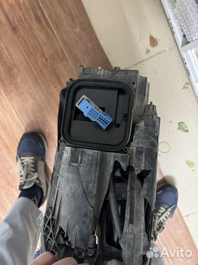 Фара на cls w218