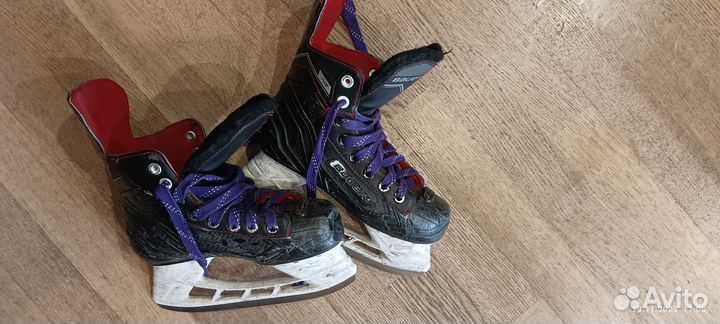 Хоккейные коньки bauer