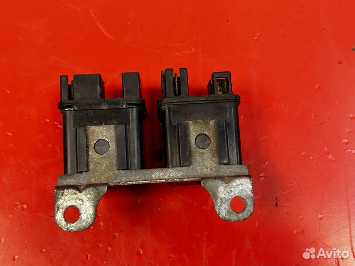 Реле накала свечей 2.8 дизель Trooper 1