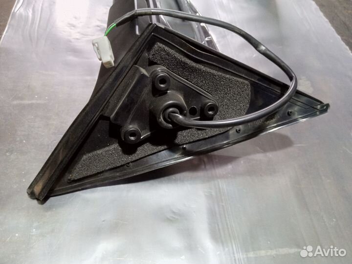 Зеркало заднего вида