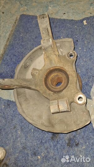 Поворотный кулак Mitsubishi lancer 10