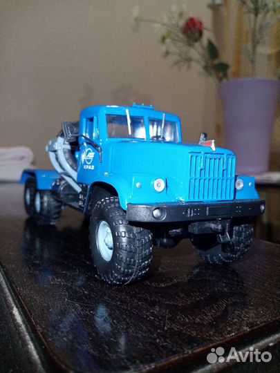 Краз седельный тягач