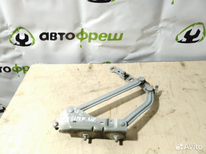 Петля багажника правая Renault Megane 2003 2009