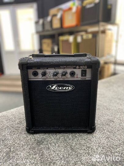 Гитарный комбоусилитель