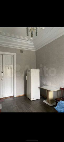 Комната 16 м² в 9-к., 2/2 эт.