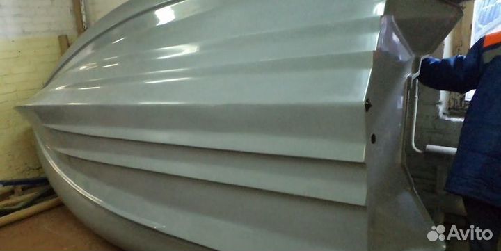 Лодка риб скайбот SB 440 RL