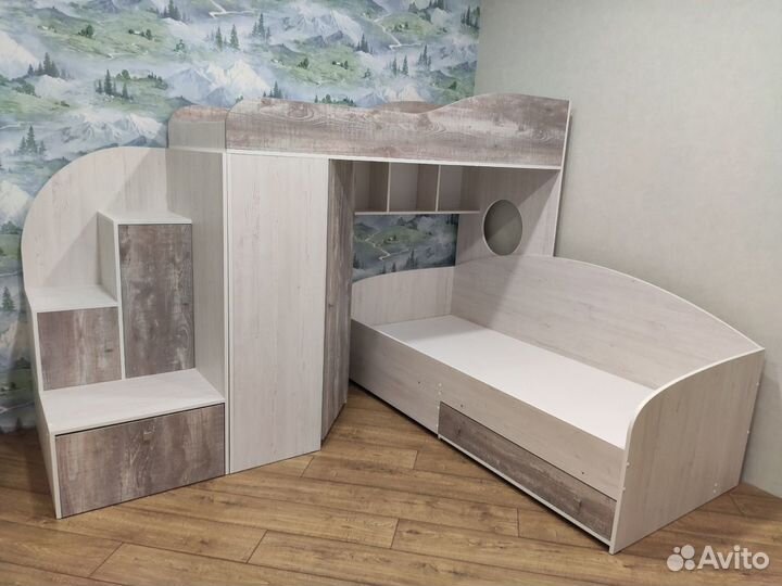 Детская двухъярусная кровать