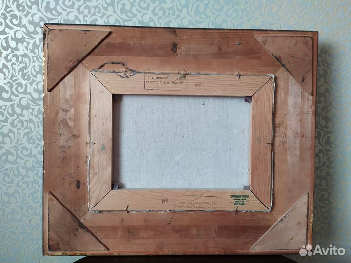 Охота. Красавец олень в зимнем лесу