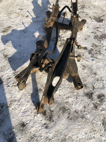 Задний подрамник Mitsubishi Outlander 3