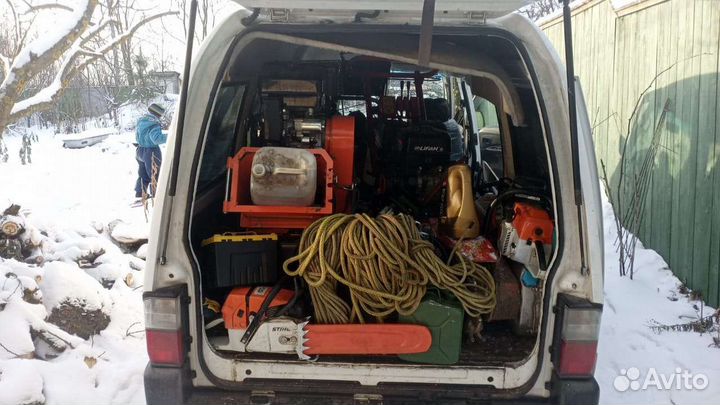 Спил деревьев, расчистка участка, дробление веток