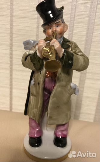 Фарфоровая статуэтка Музыкант-трубач Германия