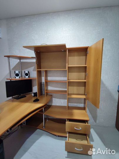 Компьютерный письменный стол