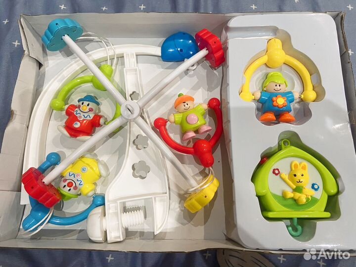 Карусель на кроватку для малыша