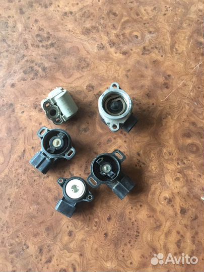 Датчик дроссельной заслонки Toyota Chaser/Mark 2