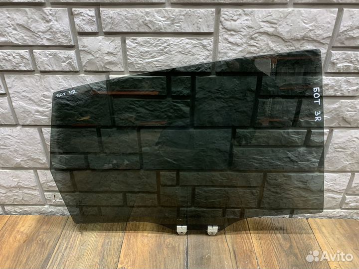 Honda CR-V Стекло двери задней правой