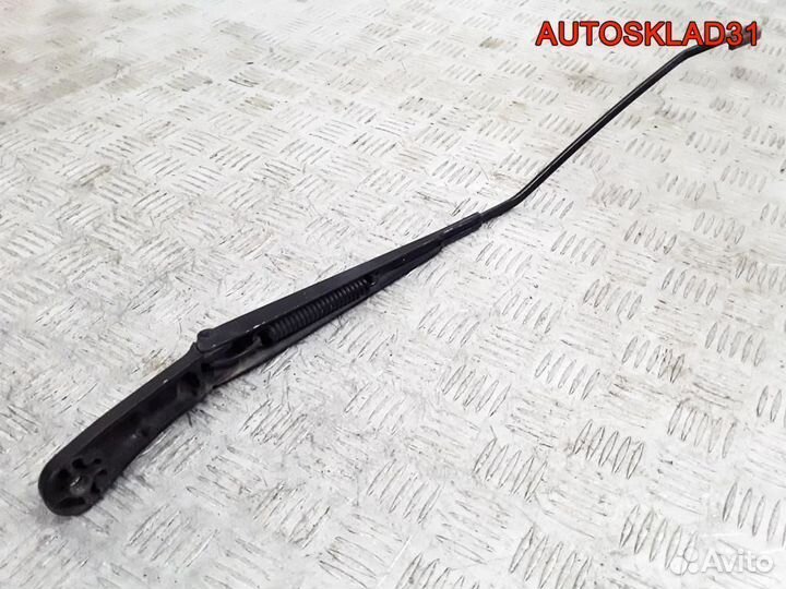 Поводок стеклоочистителя правый VW Transporter T5