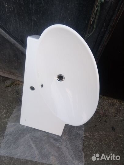 Раковина в ванную с подвесной тумбой