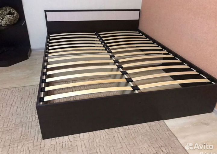 Кровать с матрасом 160*200