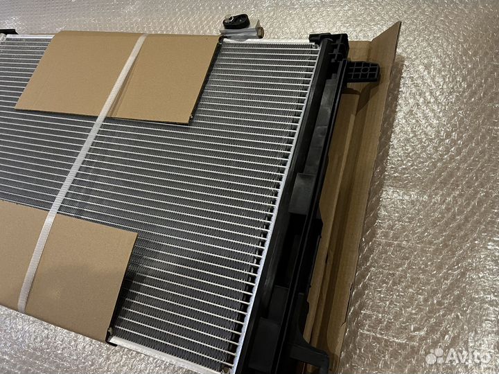 Радиатор кондиционера Mercedes W204 W212 X204