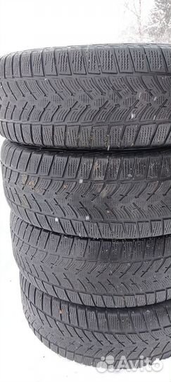 Goodyear UltraGrip Ice SUV 225/60 R17