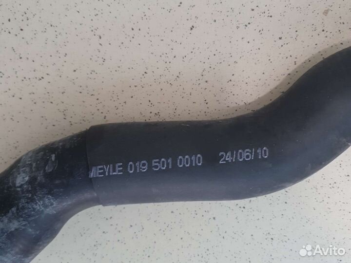 Патрубок системы охлаждения mercedes