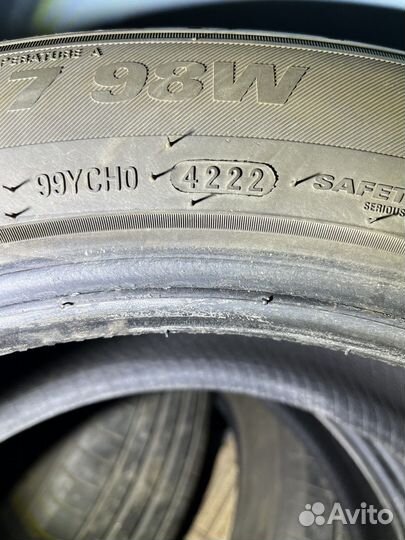 Kumho Ecsta HS52 215/55 R17 98W