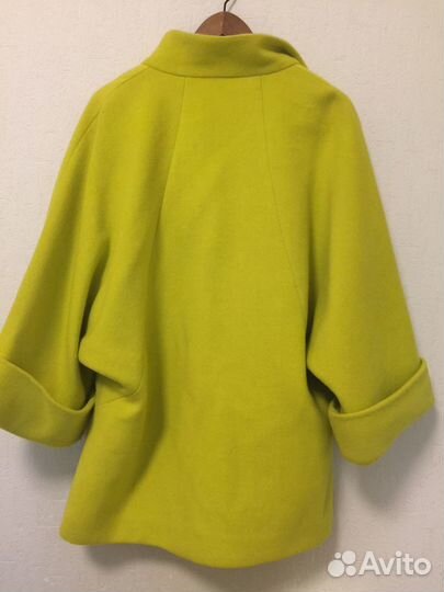 Полупальто лимонного цвета