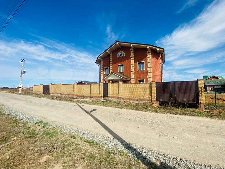 Коттедж 227,3 м² на участке 19,8 сот.