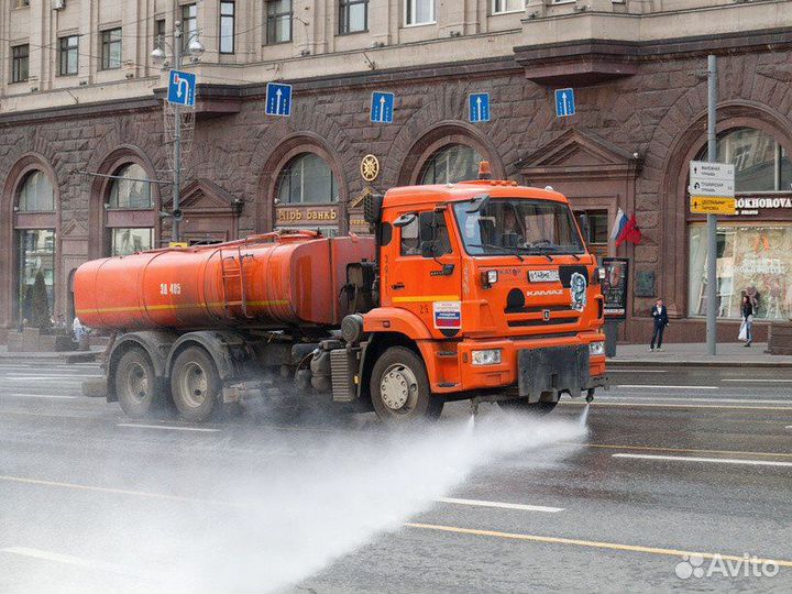 Водитель поливальной машины