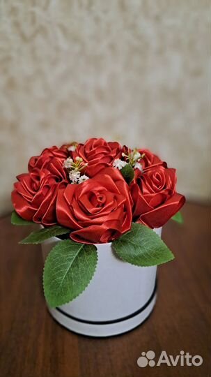 Цветы из атласных лент