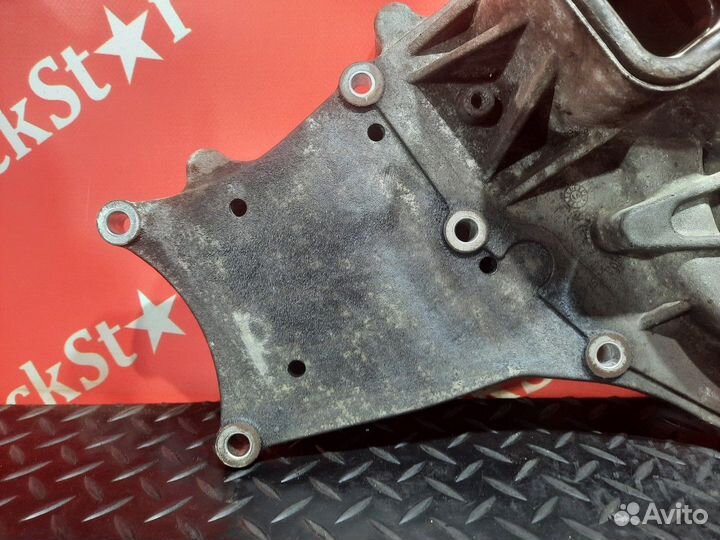 Корпус помпы двигателя