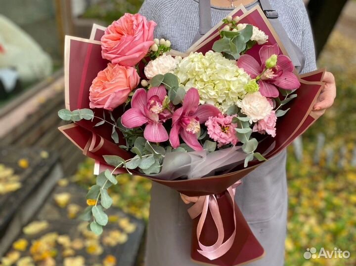 Букет романтичный с винными орхидеями