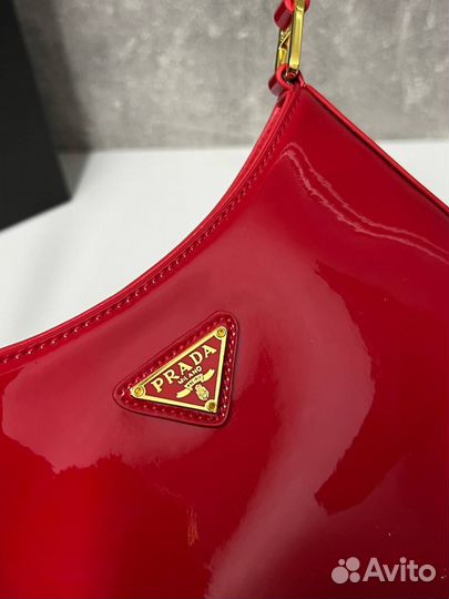 Сумка prada cleo красная лак