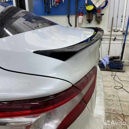 Спойлер крышки багажника Тойота Камри 70