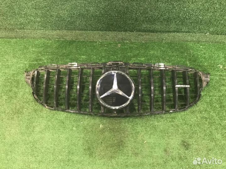 Решетка радиатора Mercedes-Benz C-Class