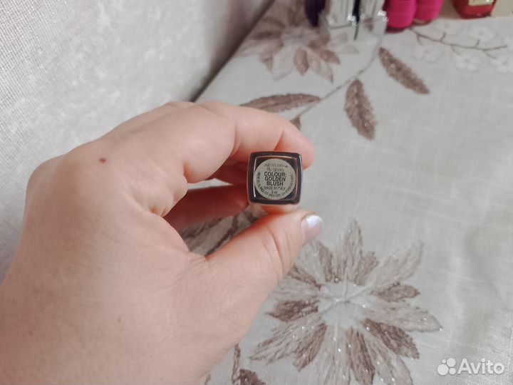 Помада Max Facto r