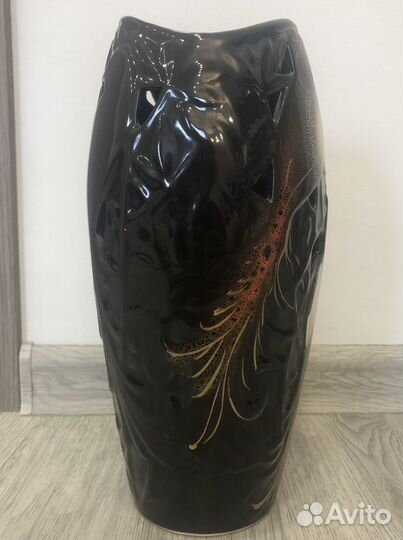 Декоративная ваза черная