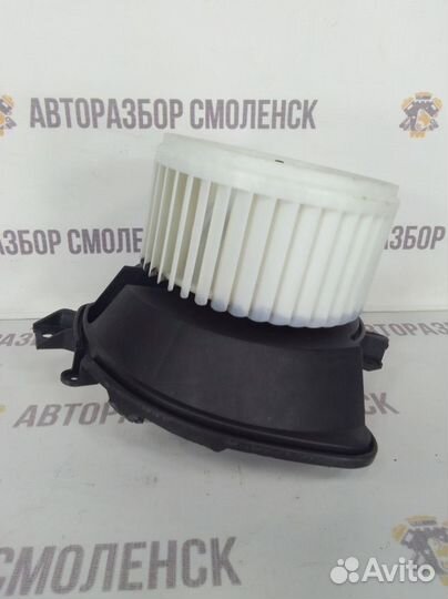 Моторчик отопителя Opel Corsa D (2006—2010)