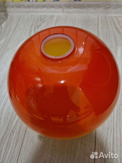 Три стеклянных плафона